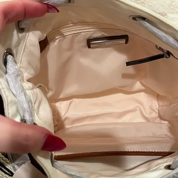 Tory Burch Virginia Bucket Bag - Picture 5 of 10